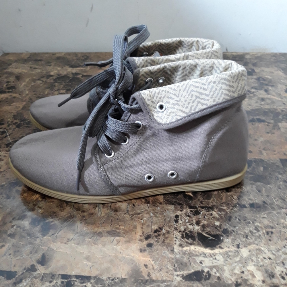 Aldo girls Booties size 5